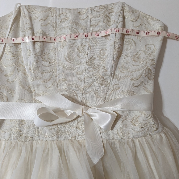 Dave and Johnny sleeveless  cream gold Dress women's size 13-14 - Picture 5 of 10